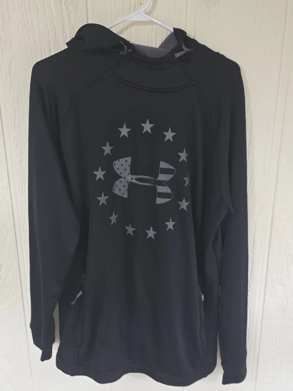 Men's Under Armour Black Hoodie with Star Logo, Size Large
